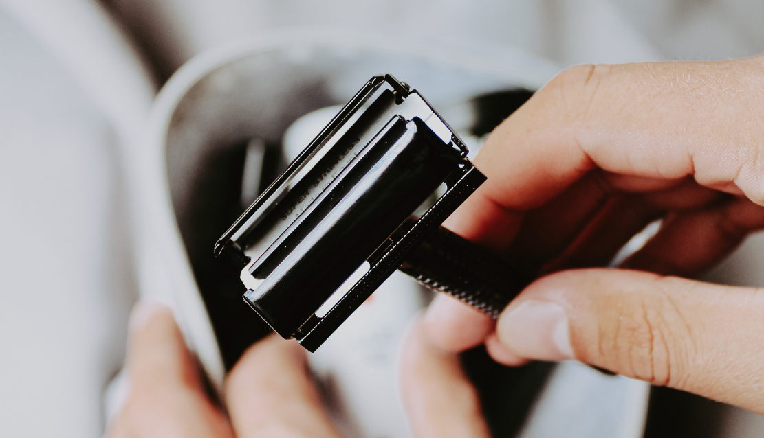 men can save a fortune by using a safety razor
