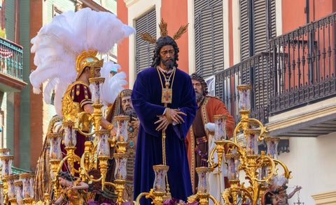Imagen de un paso de semana santa, con una figura de Jesús