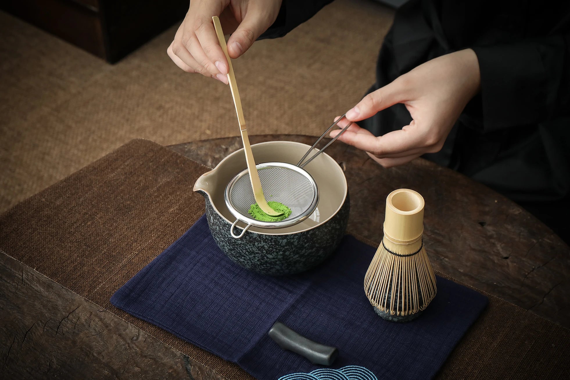 Japanese Ceramic Matcha Bowl with Whisk Holder, Pouring Spout Design, TG-K17