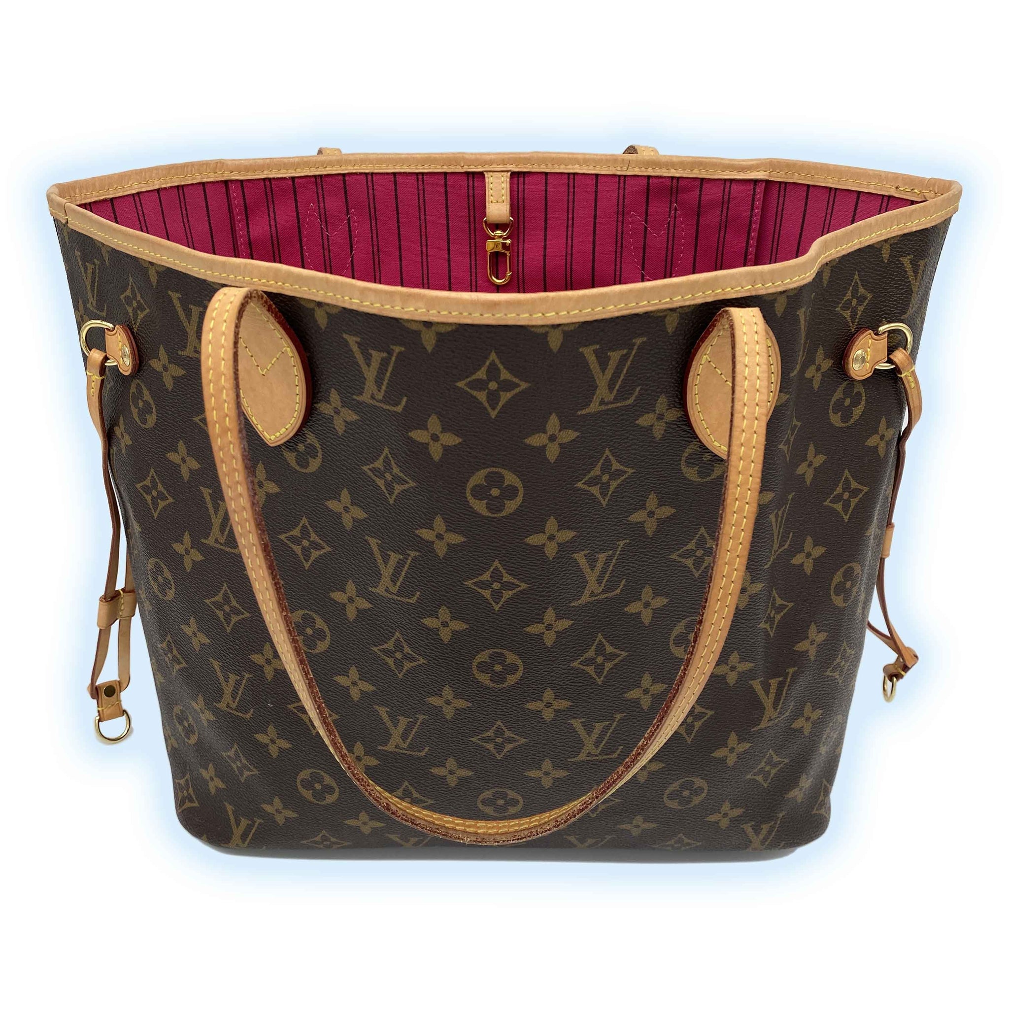 Louis Vuitton Neverfull Review: MM vs GM - Mia Mia Mine  Louis vuitton bag  neverfull, Louis vuitton travel bags, Vuitton outfit