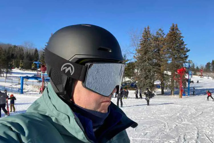 snow goggles