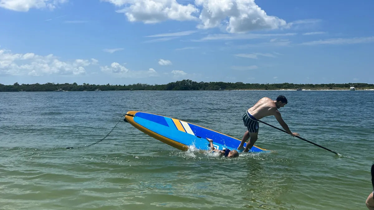 Ich bin von meinem Paddleboard gefallen