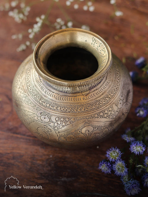 Antique Embossed Brass Flower Pot at Rs 2700 in Jaipur