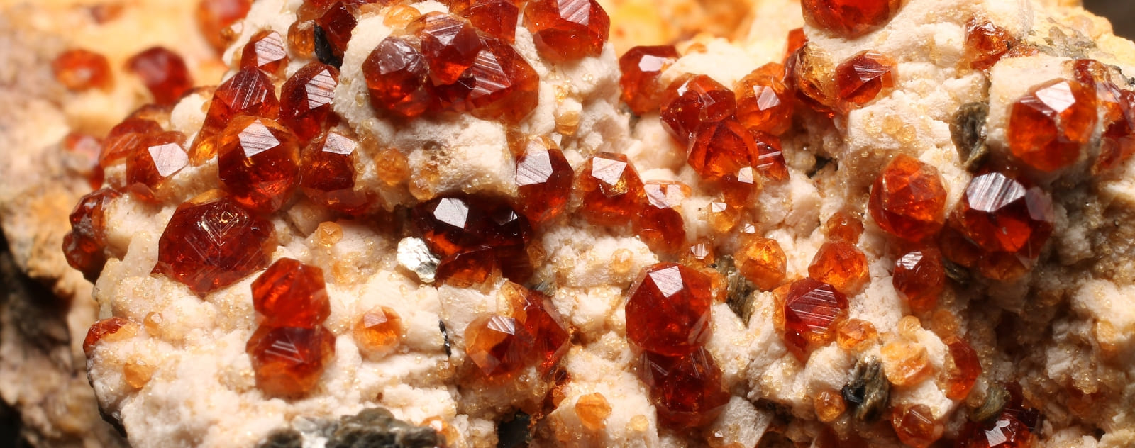 grenat hessonite cristaux