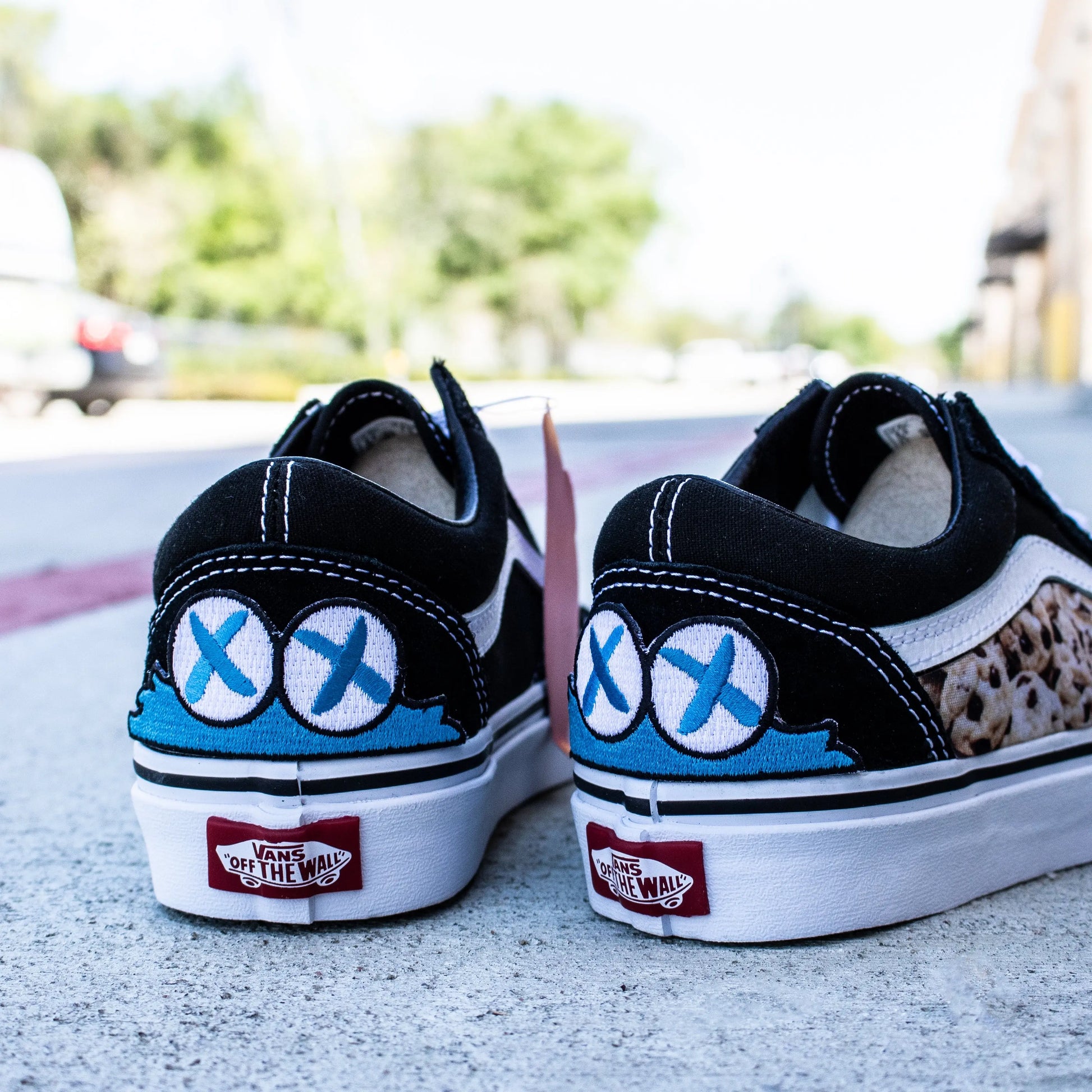 Lanzamiento carpintero Omitido Vans Black Old Skool Vans Cookie Eating Monster Shoes By Patch Collection