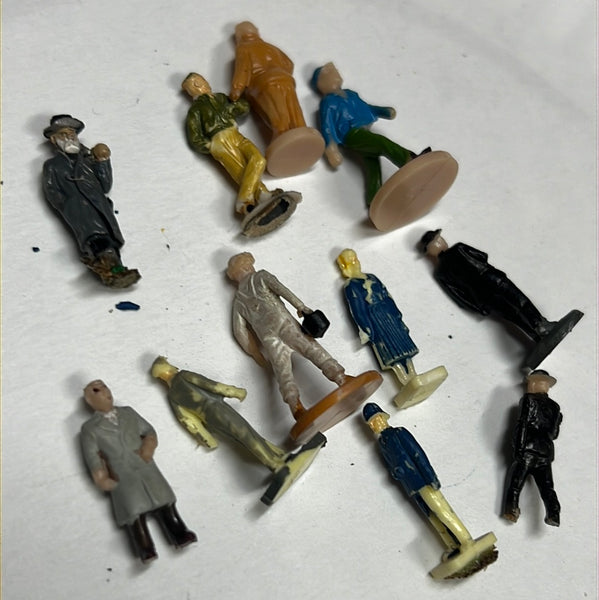 HO Scale figure pack Fishing and People