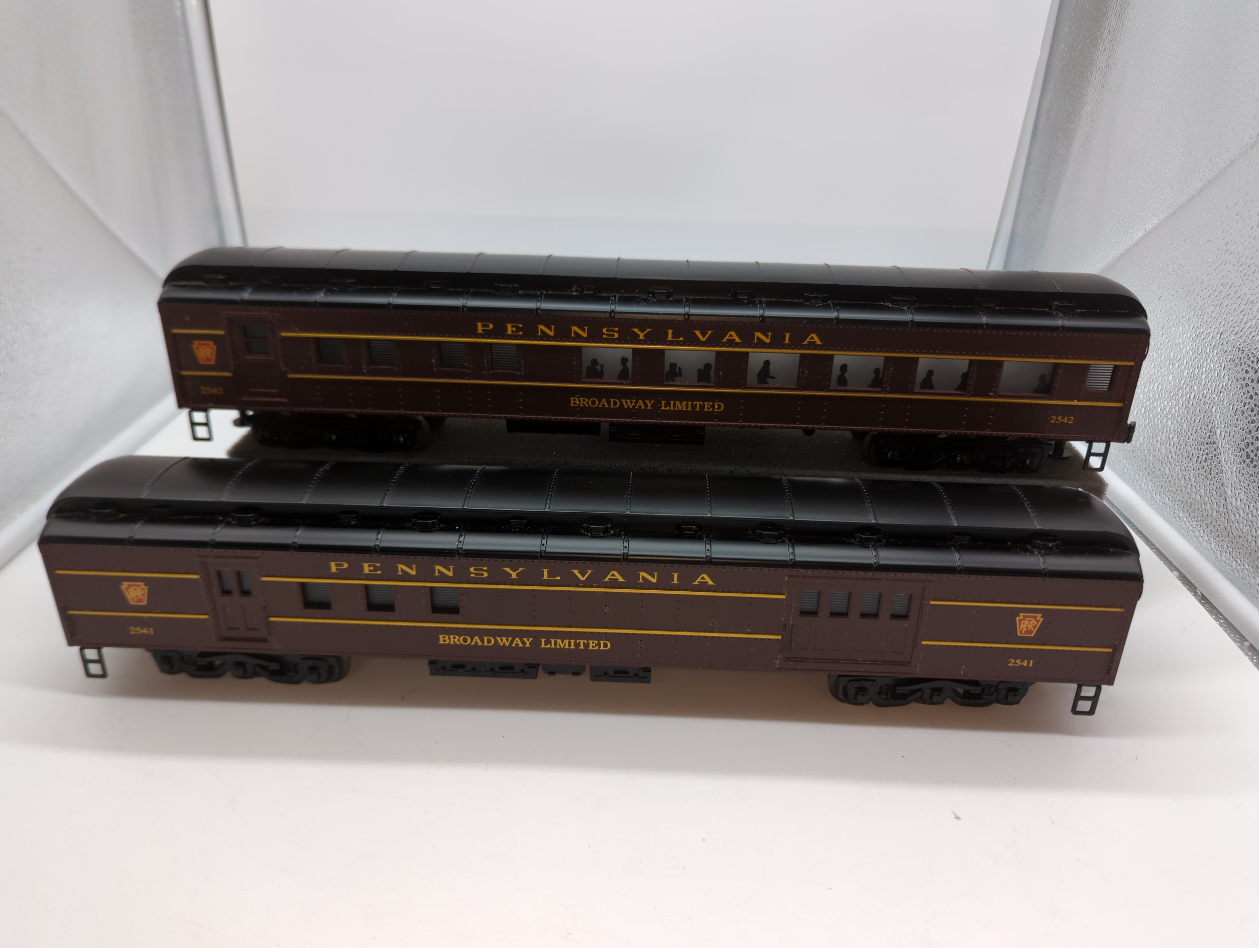 Bachmann (Williams) 43303 72Ft Scale Heavyweights 2 Car Add on Set (2541,2542) O SCALE Like New