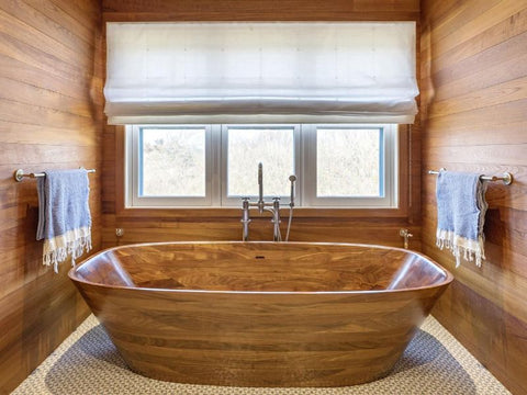 Wooden bathtub