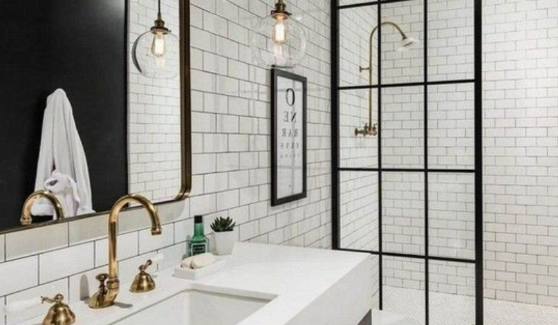 classic black and white bathroom