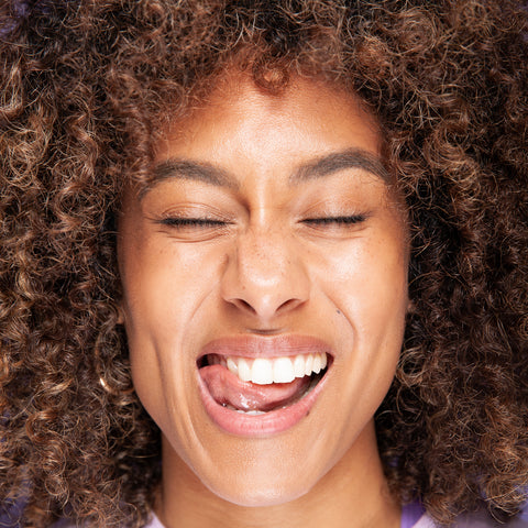 Showing-off white teeth from LA toothpaste