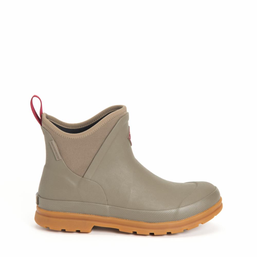 Women's ankle high sales muck boots