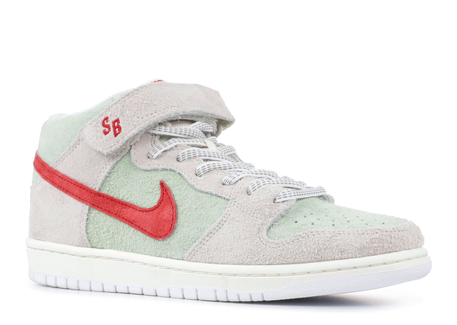 nike sb dunk mid pro