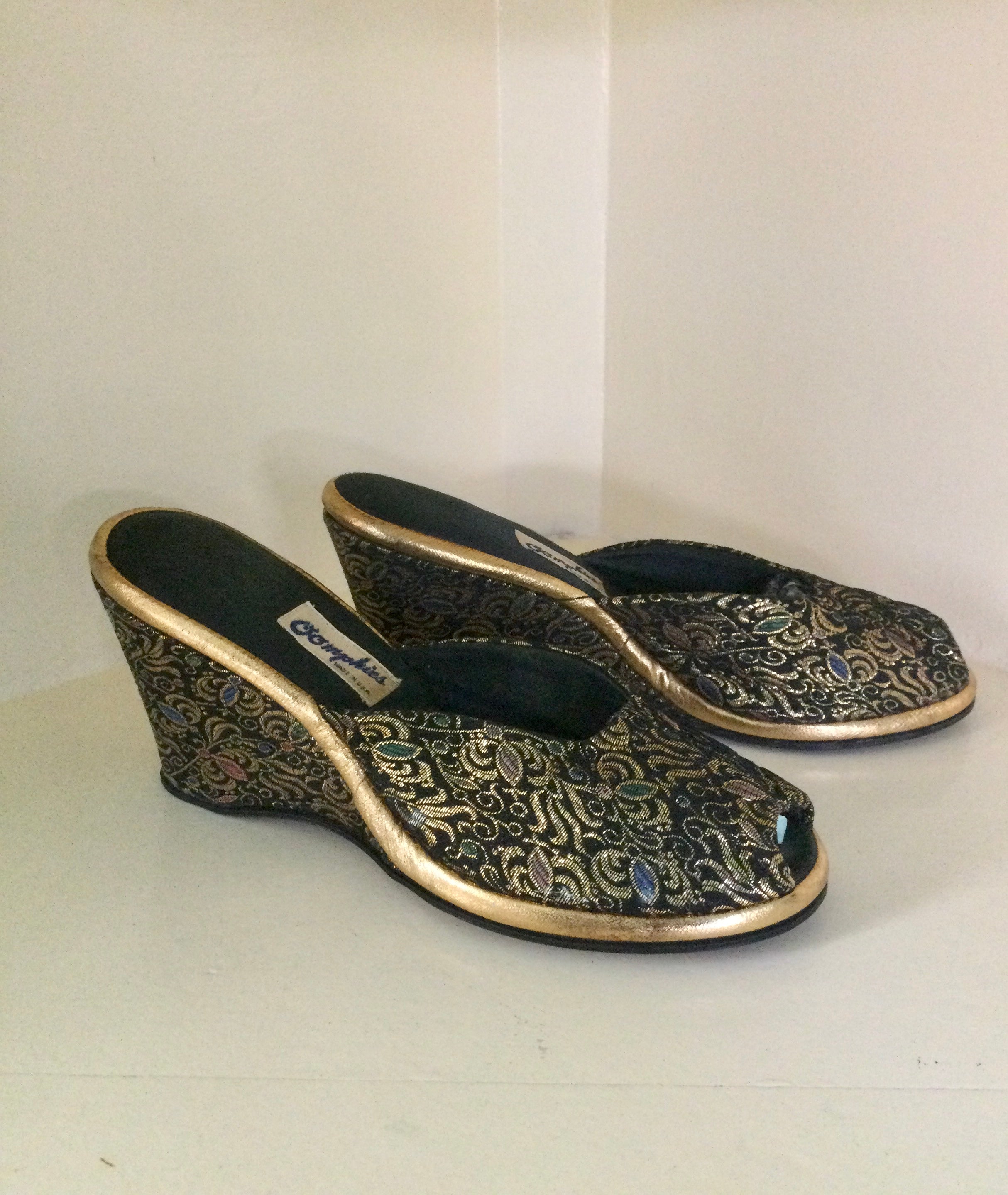 Missionær Agent neutral 1950s Metallic Brocade Wedge Slippers by Oomphies – Hollyland Vintage