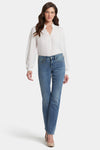 Women Marilyn Straight Jeans In Heyburn Wash, Regular, Size: 00   Polyester/denim