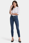 Women Ami Skinny Jeans In Solana, Regular, Size: 00   Denim