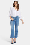 Women Julia Relaxed Flared Jeans In Fairmont, Regular, Size: 00   Denim