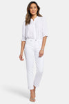 Women Margot Girlfriend Jeans In Petite In Optic White, Size: 00p   Denim