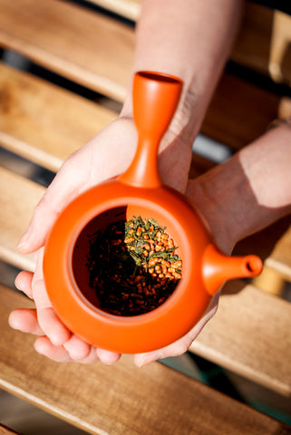 Genmaicha to be brewed in Mizuba's Tokoname kyusu