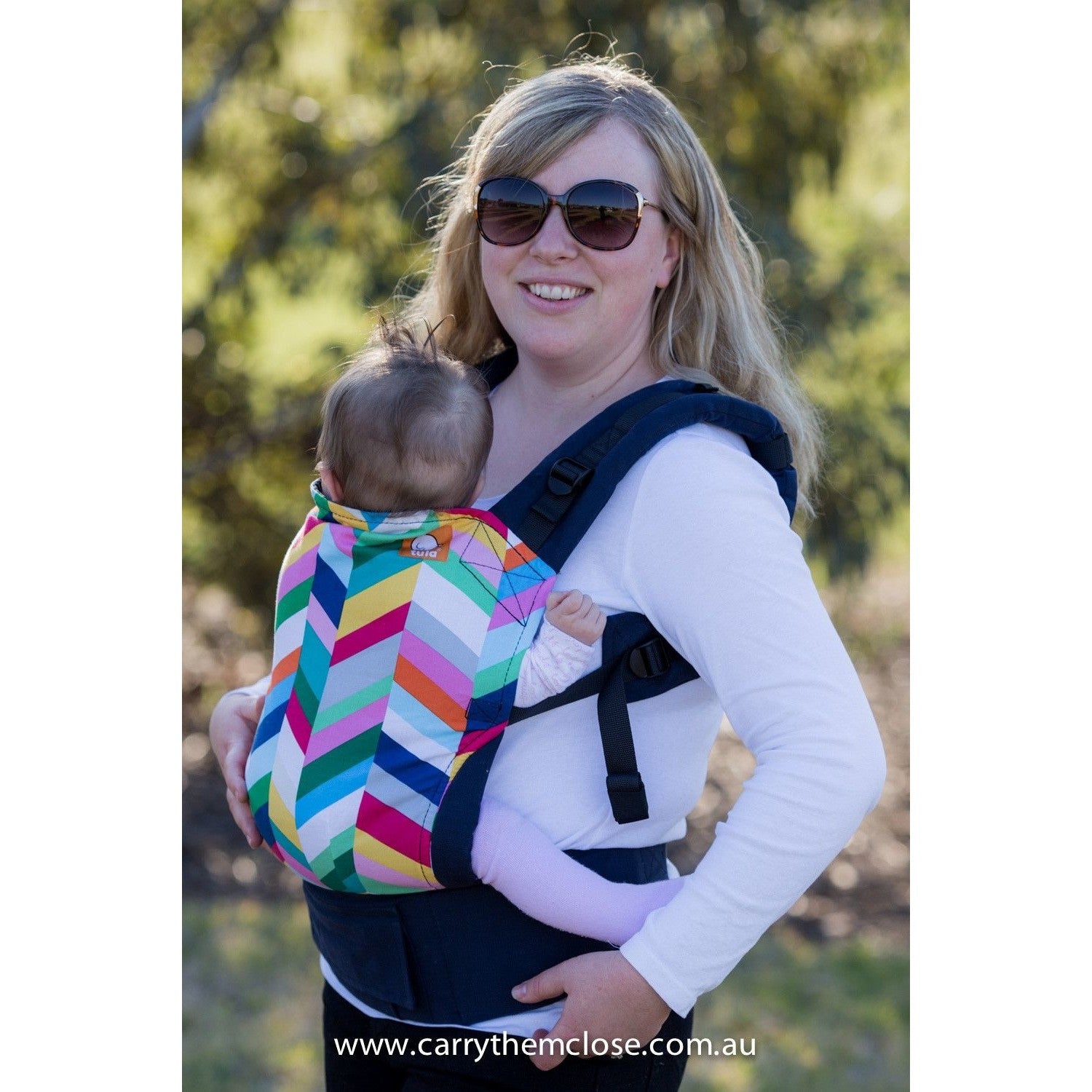 close baby carrier