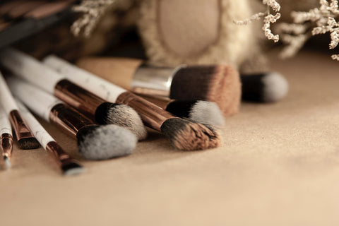 clean hairbrushes, clean makeup brushes, organic cleaning