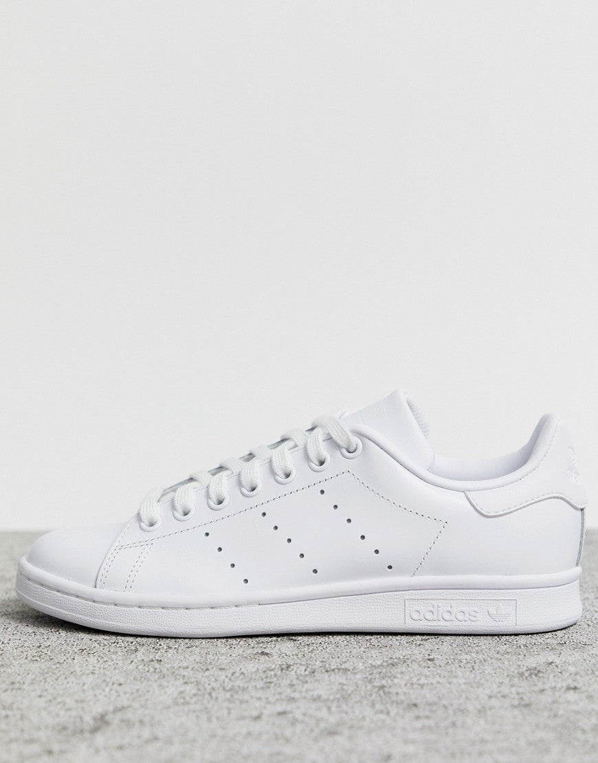 Adidas originals белые. Кроссовки adidas Originals Stan Smith. Adidas Stan Smith мужские. Кроссовки адидас Стэн Смит. Adidas Stan Smith мужские белые.