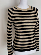 Load image into Gallery viewer, SWEATER 004
