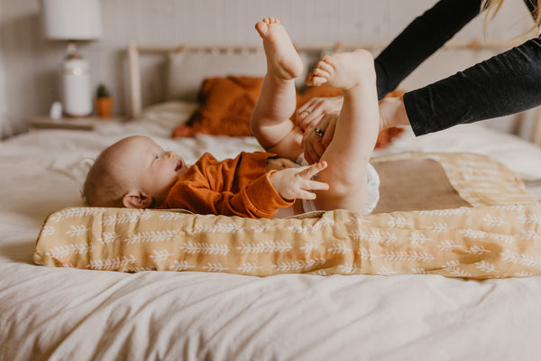 taking care of babies basics - diaper change