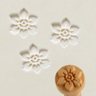 Scm-196 Medium Round Wood Pottery Stamp Simple Flower Outline 