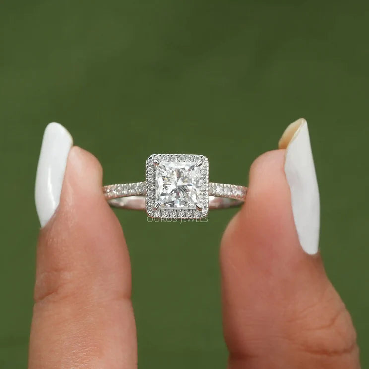 Princess cut diamond engagement ring in white gold