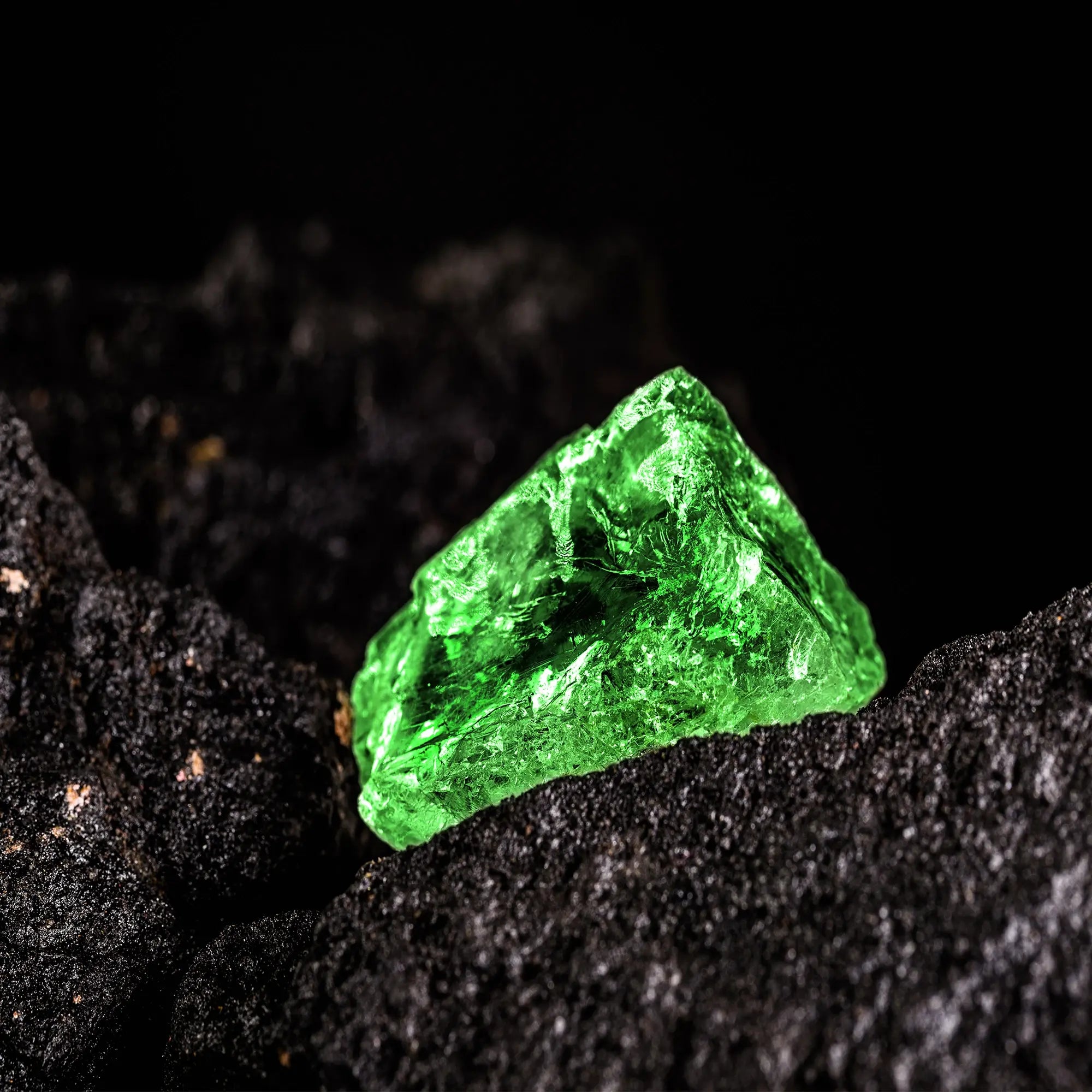 Peridot birthstone formation appearance in the earth's mantle