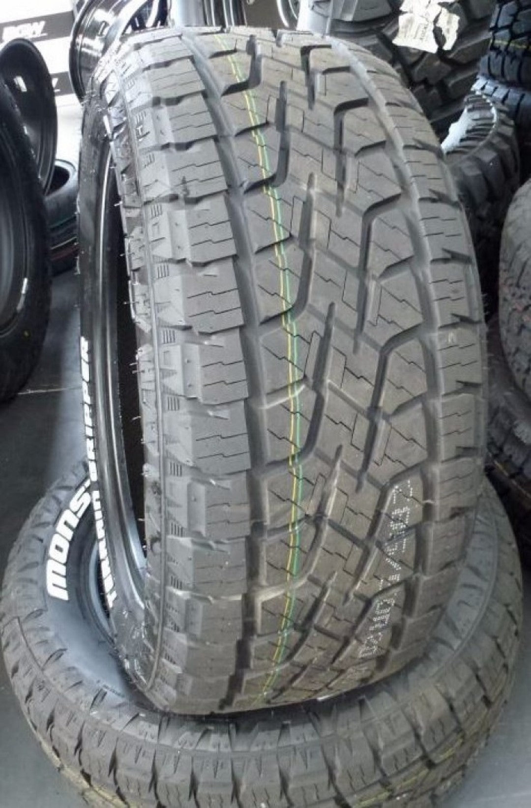 MONSTA TYRES 4本セット 285/55R20 2023年製 MONSTA モンスタ TERRAIN GRIPPER 285/55-20  122/119Q LT RWL ホワイトレター サマータイヤ 新品4本価格