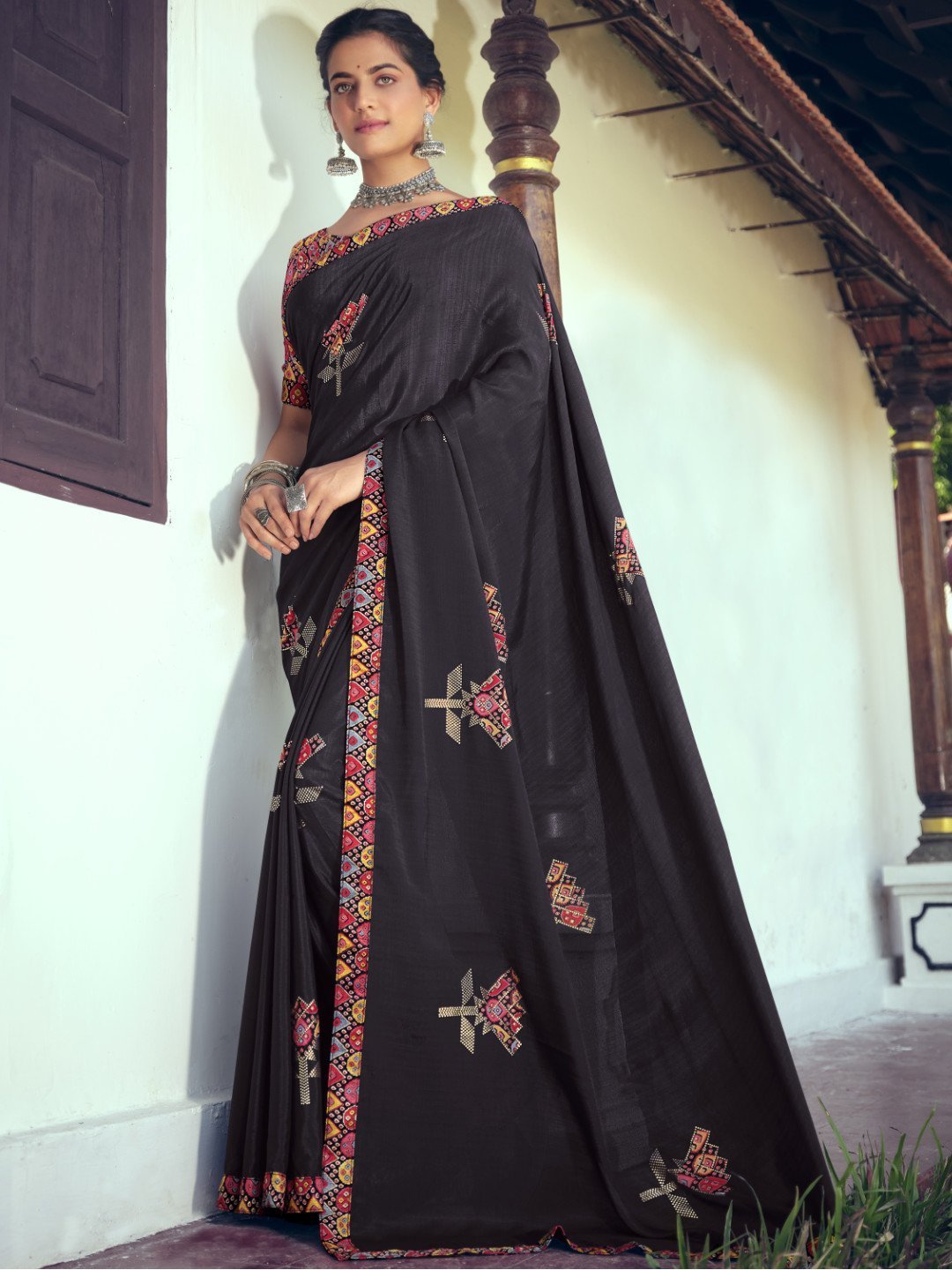 Buy online Black Chiffon Saree With Silver Border from ethnic wear for  Women by Aradhya Selling Store for ₹1998 at 0% off | 2024 Limeroad.com