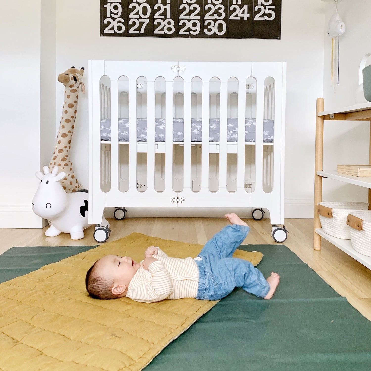 alma mini+ crib nursery baby playmat