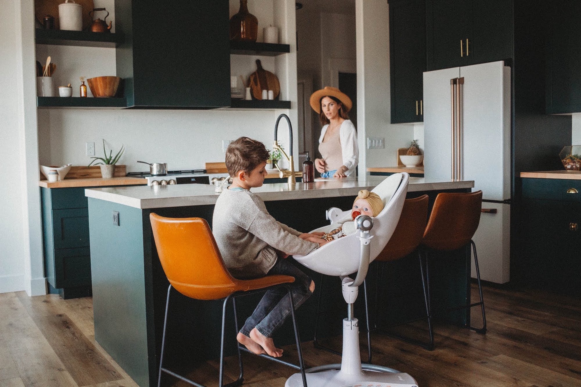 white fresco breakfast bar family