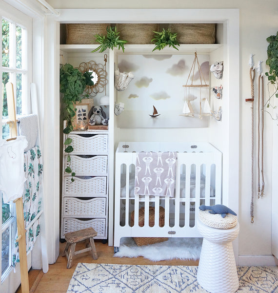small crib for small spaces