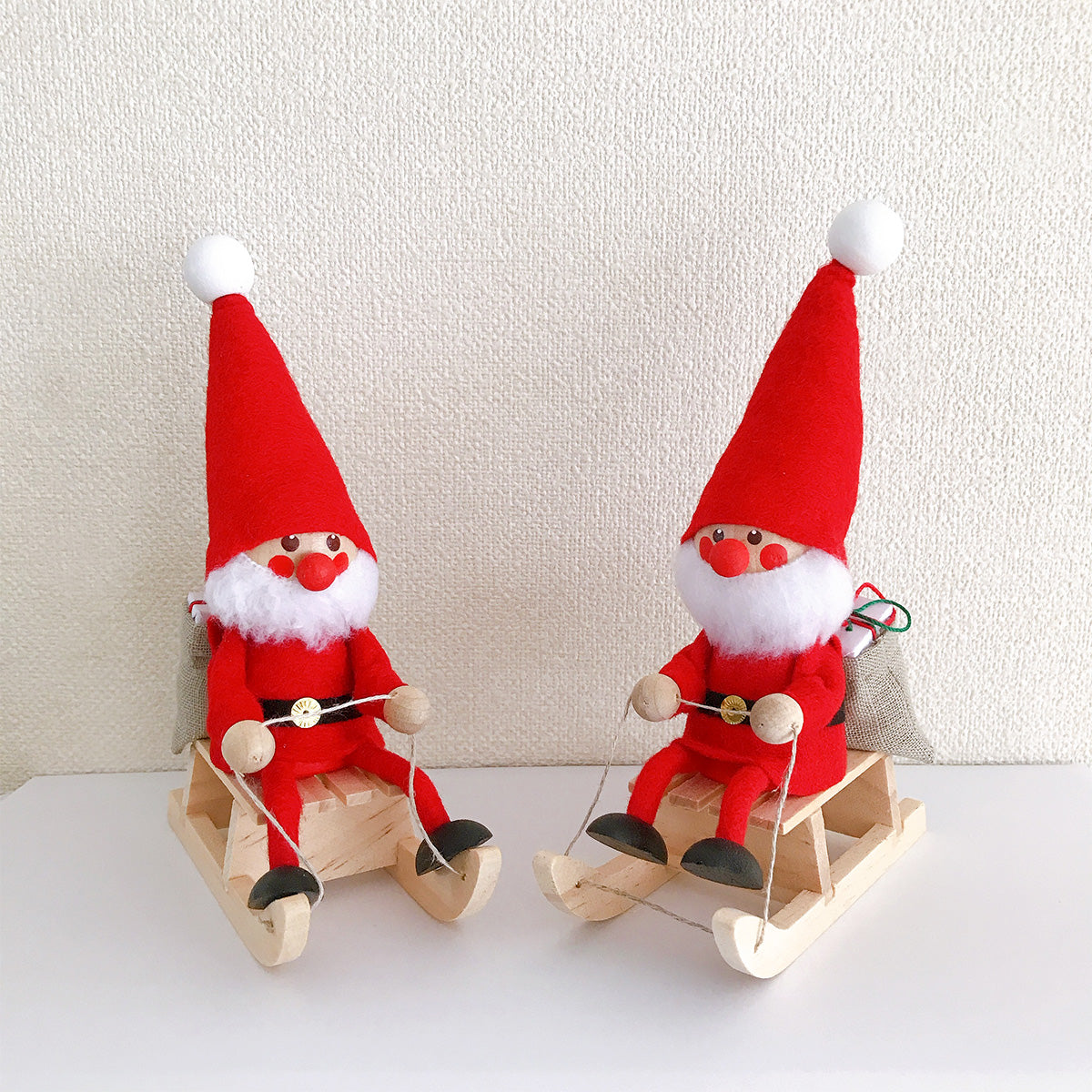 NORDIKA Nisse ノルディカ ニッセ クリスマス 木製人形（プレゼントを持ったサンタ／レッド／NRD120063) パーティー