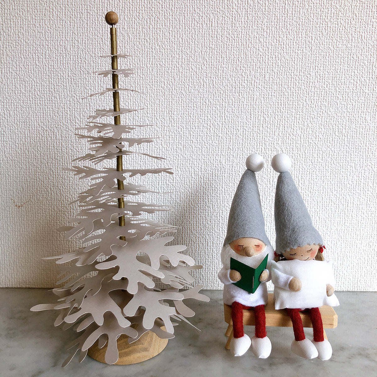 NORDIKA nisse ノルディカ ニッセ クリスマス 木製人形（お座りねんね女の子（枕））｜北欧雑貨