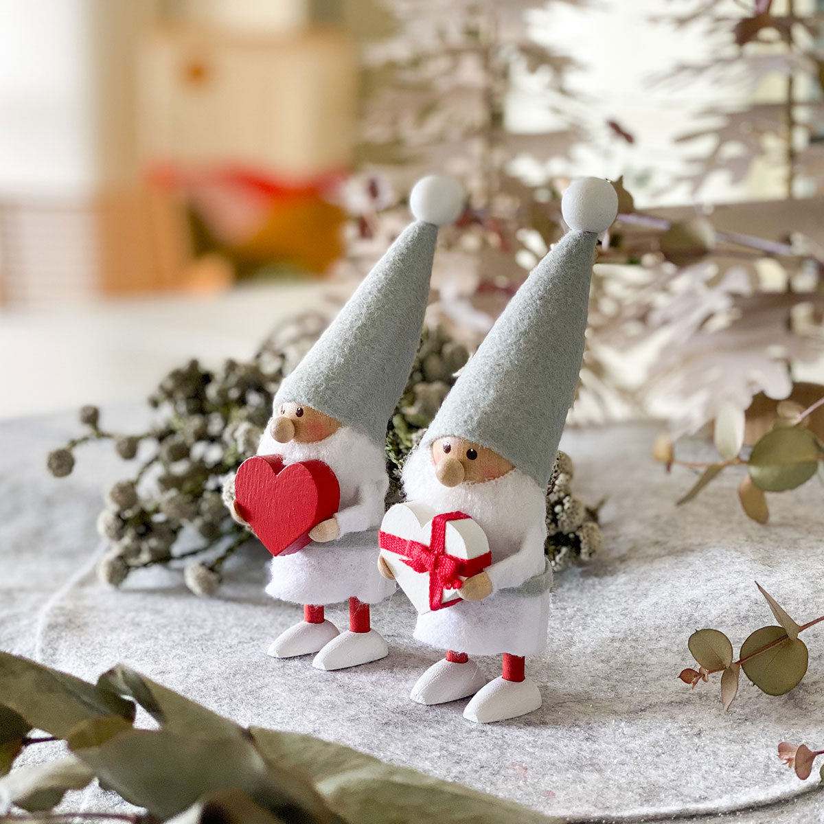 NORDIKA nisse ノルディカ ニッセ クリスマス 木製人形 (ランタンを持ったふとっちょサンタ レッド   NRD120099) - 1