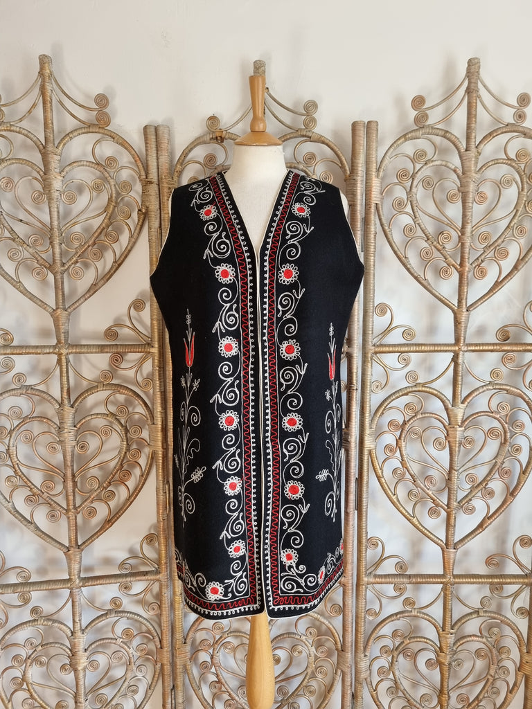 Vintage embroidered wool 70s waistcoat M/L