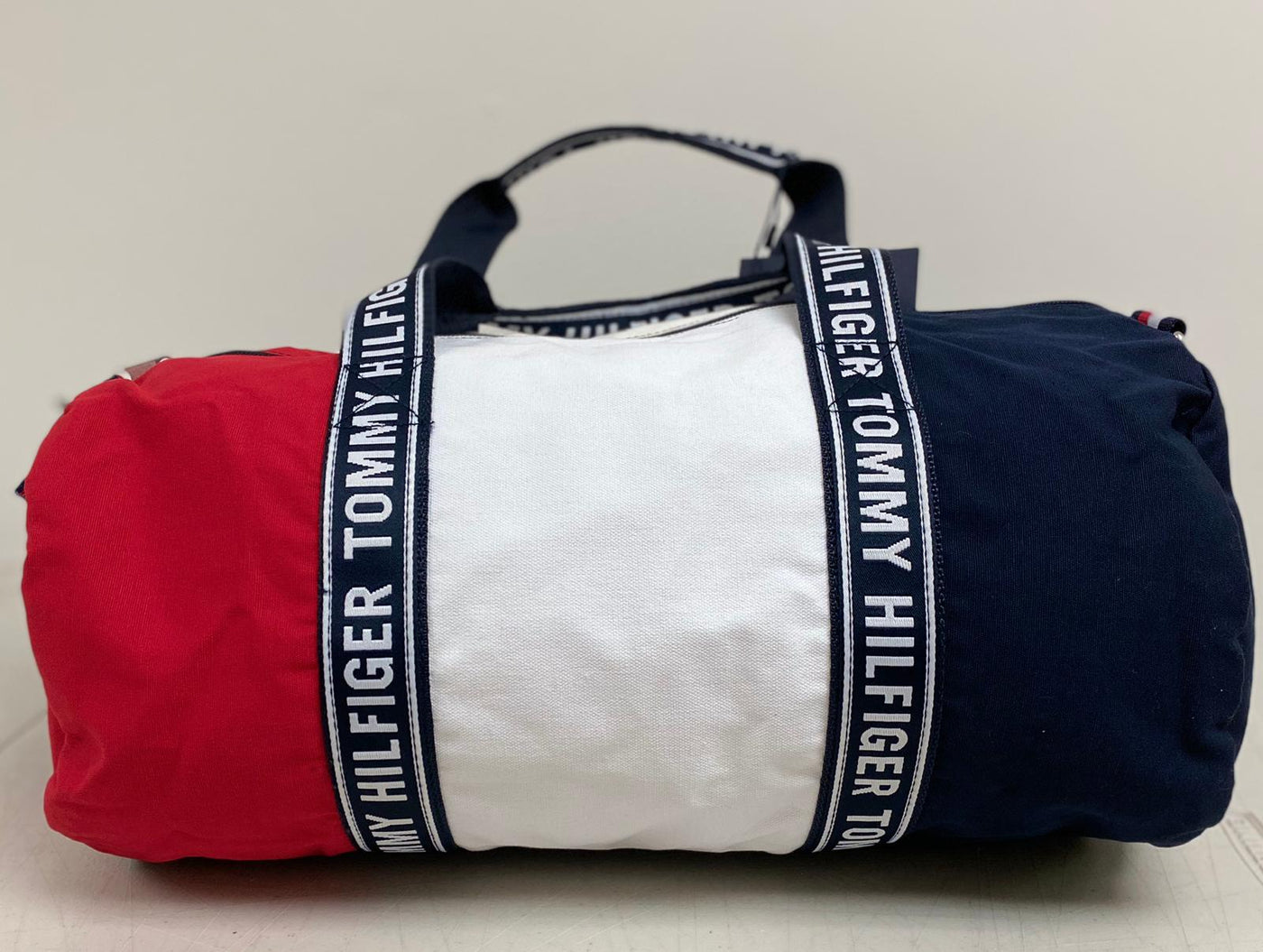 BOLSA - TOMMY HILFIGER LOGO TAPE COLORBLOCK DUFFLE – Go Shopping Miami