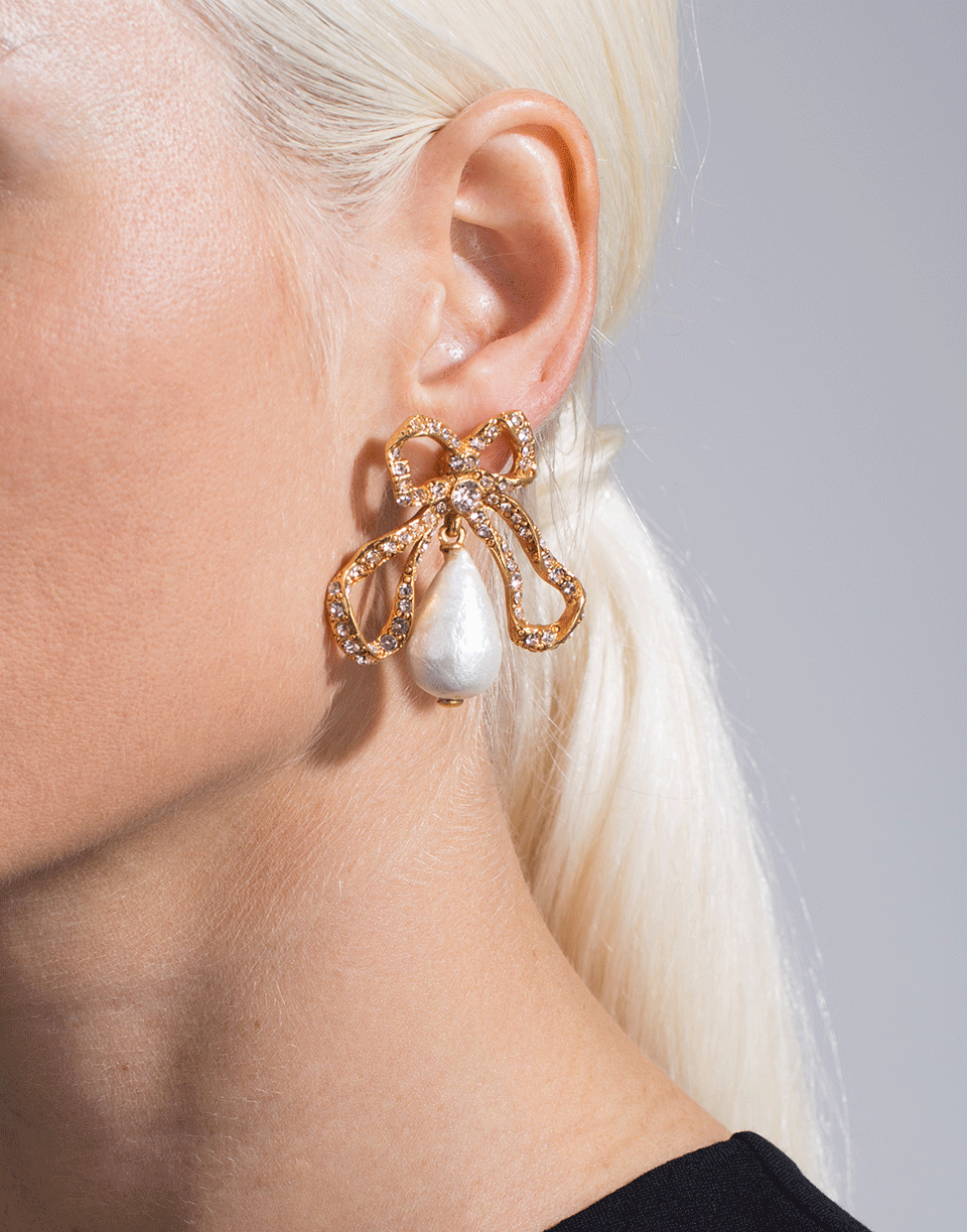 OSCAR DE LA RENTA-Pierce Pearl Drop Bow Earrings-GOLD