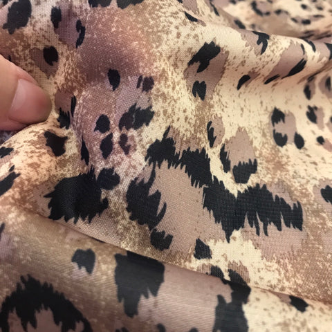 薄手のストレッチ豹柄　　Sheer stretch leopard print