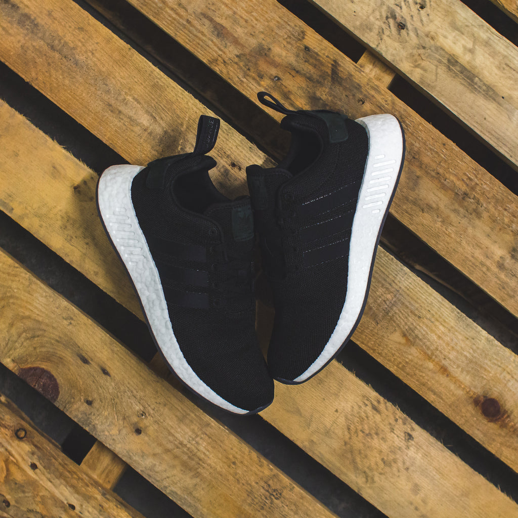 adidas nmd_r2 cq2402