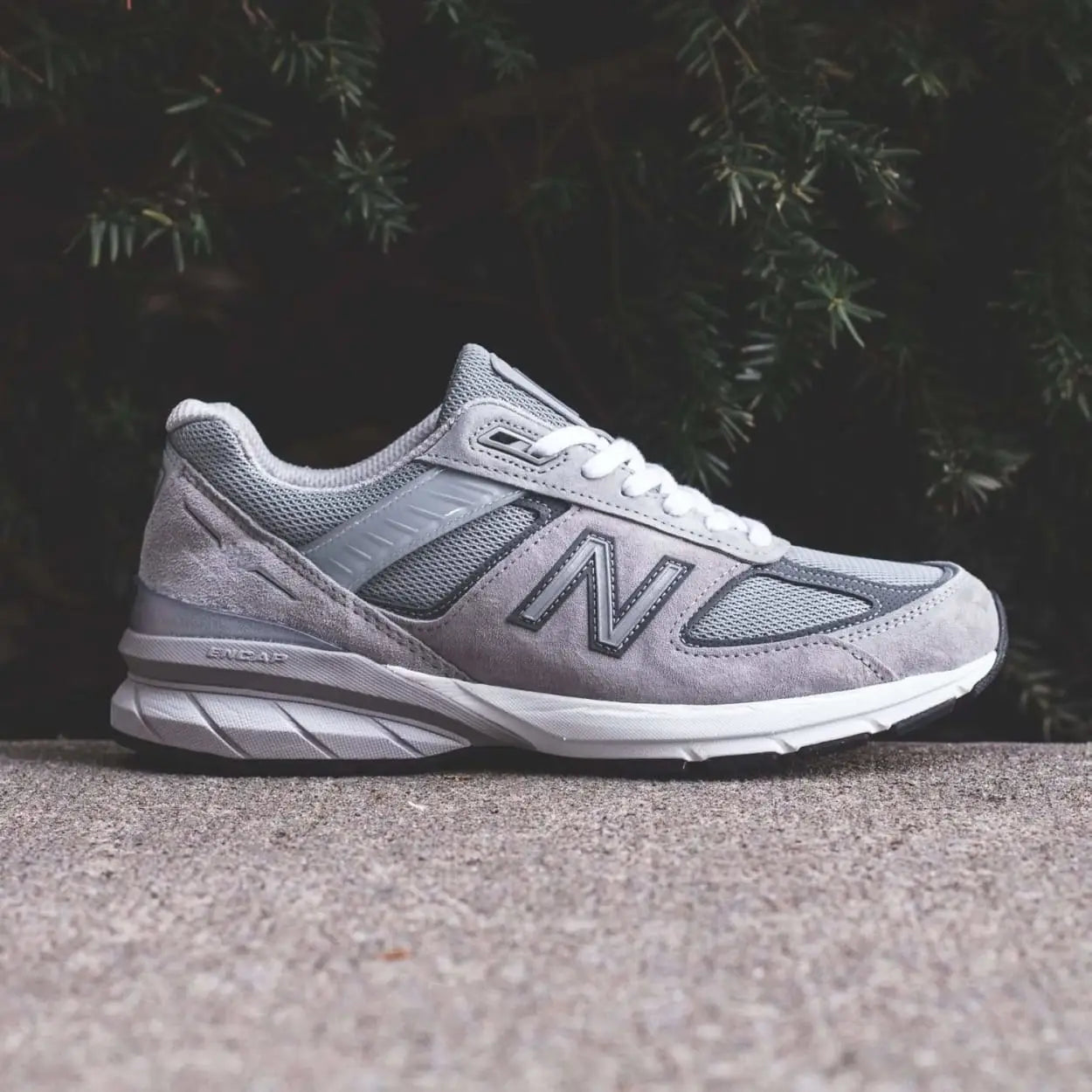 New Balance 990v5 – Solestop.com