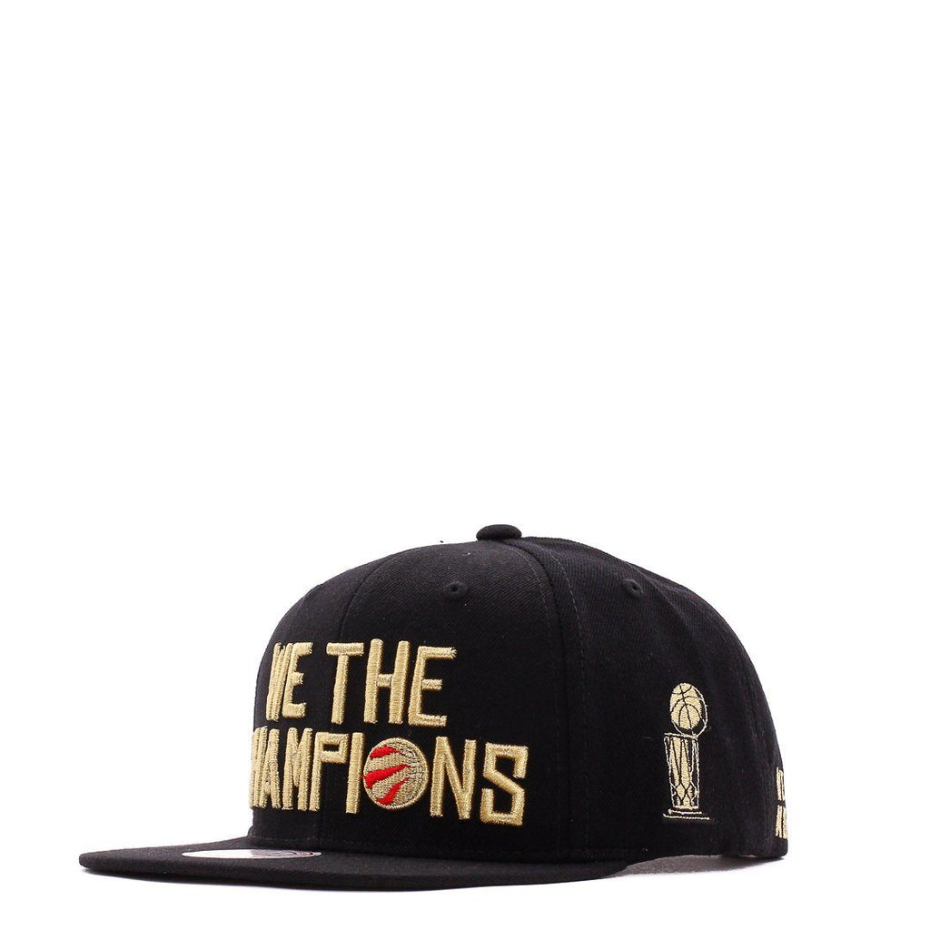 Mitchell & Ness NBA Toronto Raptors We The Champions Snapback Black HCWTCHMPSKWTN19 ()