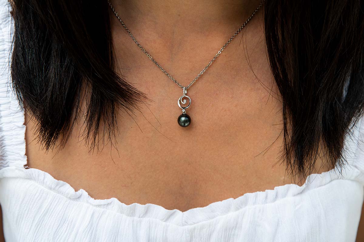 Tahitian Black Pearl Water Infinity pendant