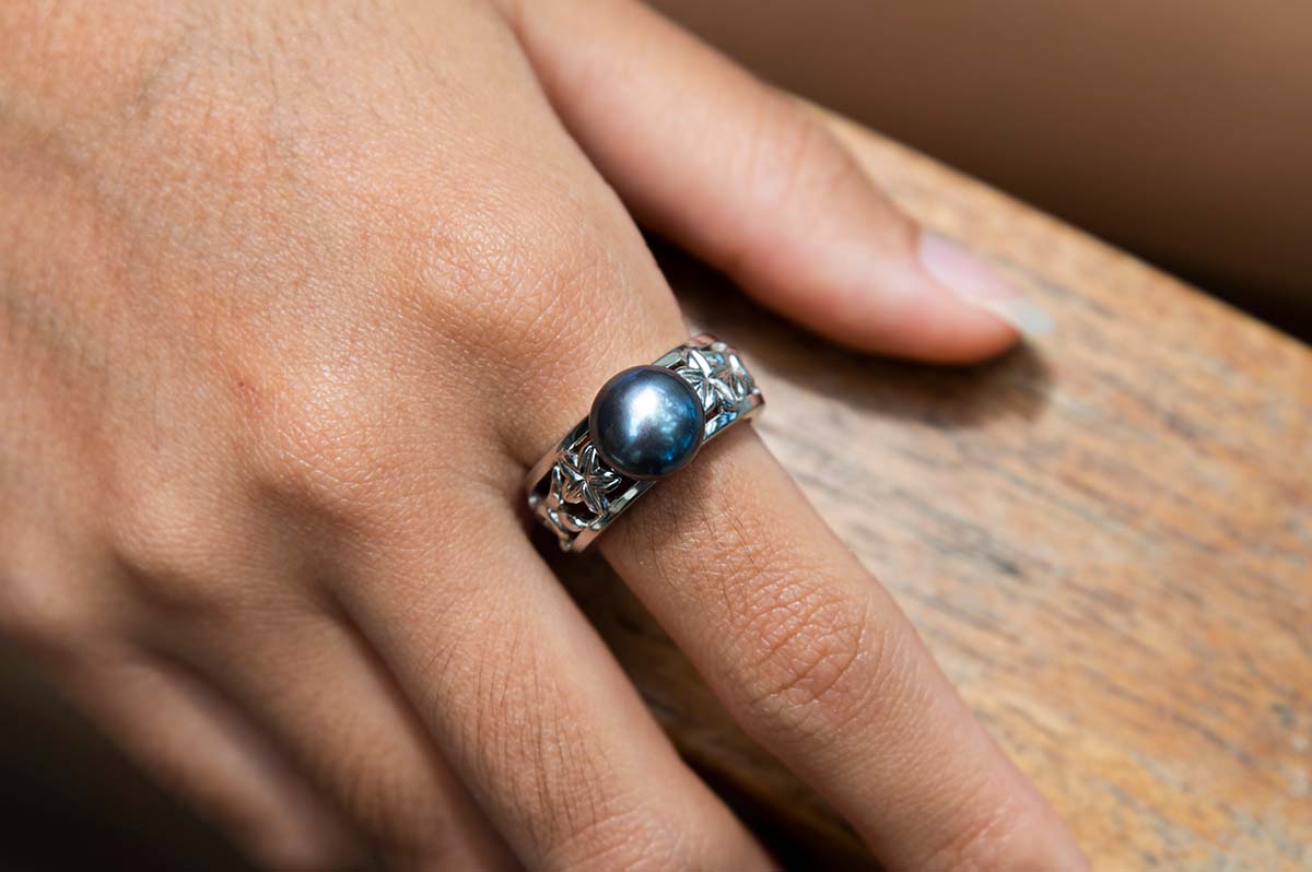 Tahitian Black Pearl Tiare or Jasmine Flower Lei Ring