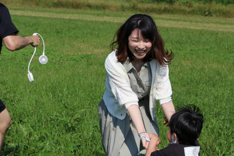 子供と遊ぶ人2