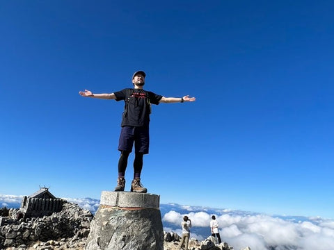 トクの登山写真　木曽駒ケ岳の山頂にて