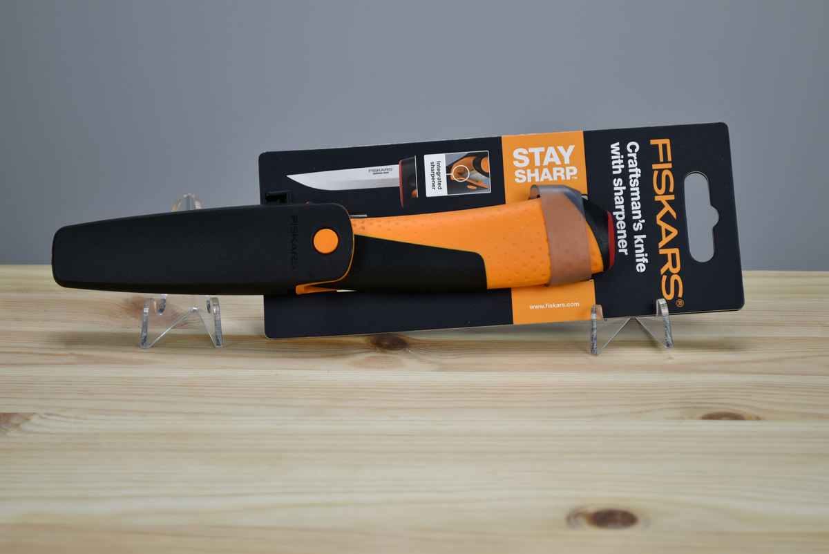 Heavy duty knife with sharpener, Fiskars - Universal working knives